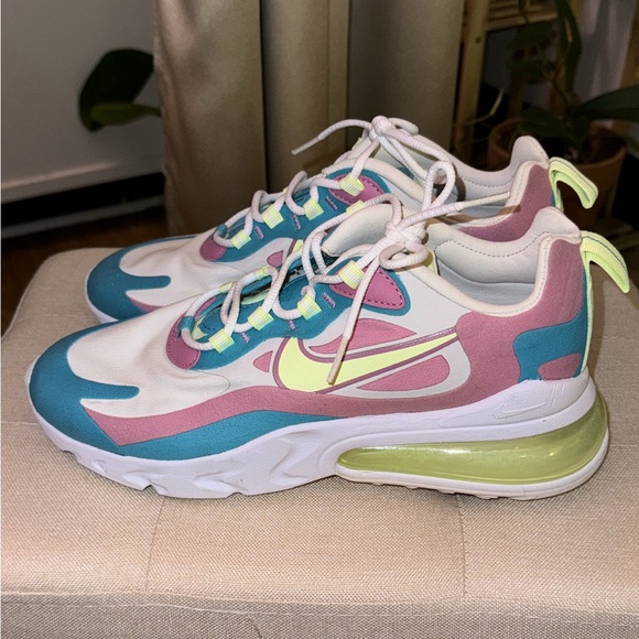 Nike Air Max 270 React Sneakers - Pastel - Picture 2 of 4